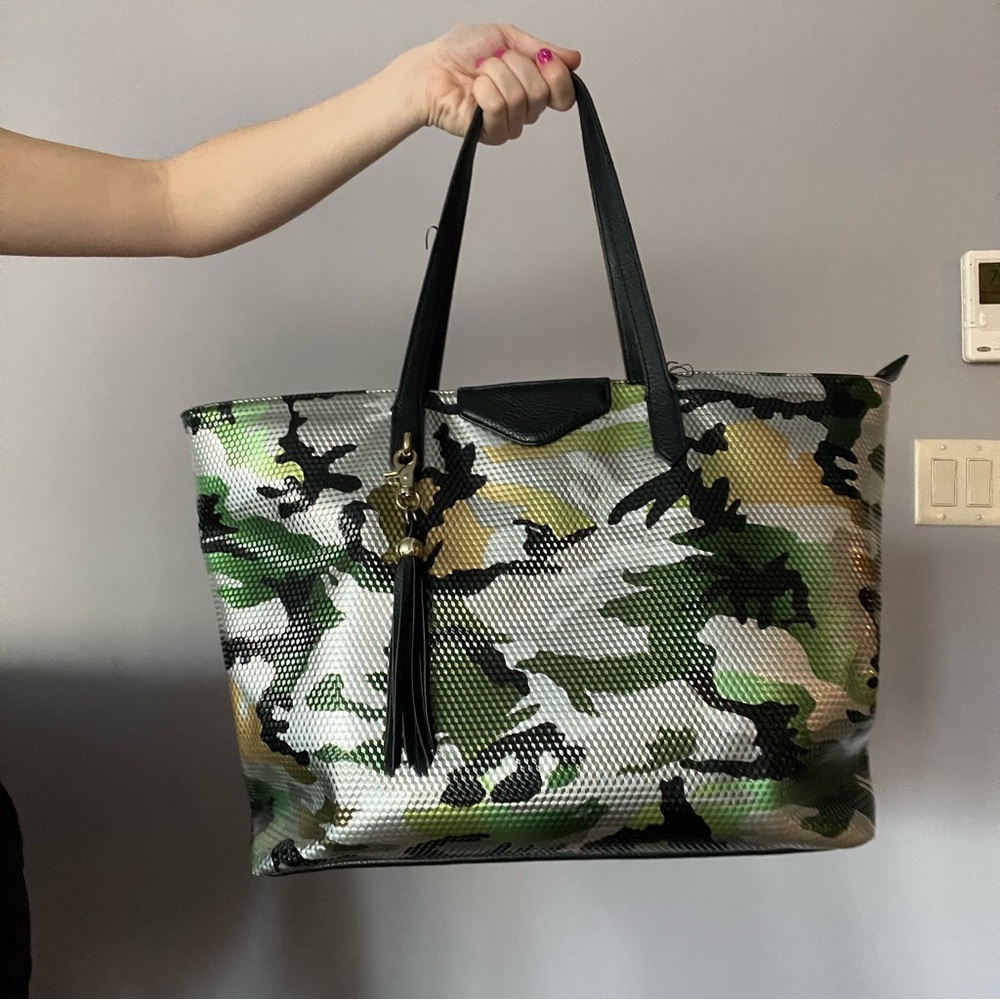 Tote bag